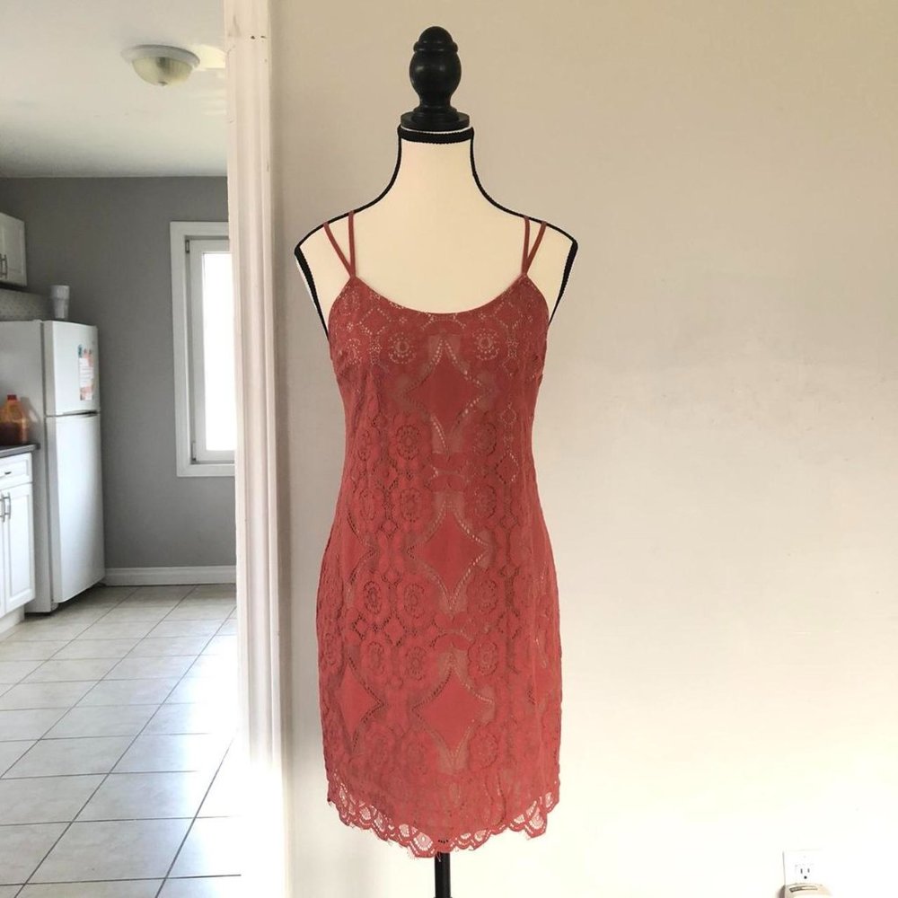 Rose lace dress